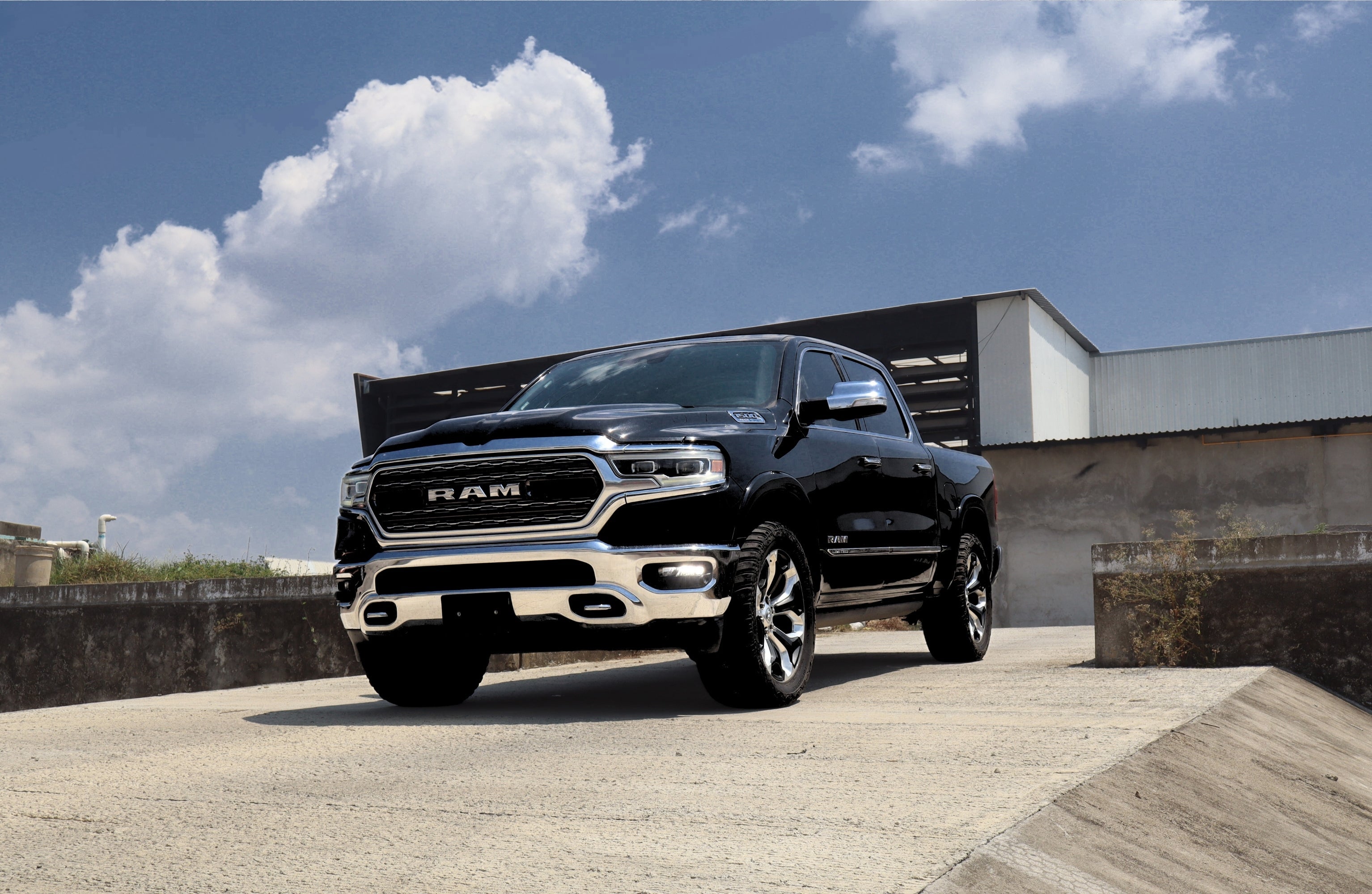 2021 RAM 1500 LIMITED CREW CAB, V8, 5.7L, 395 CP, 4 PUERTAS, AUT, MILD HYBRID